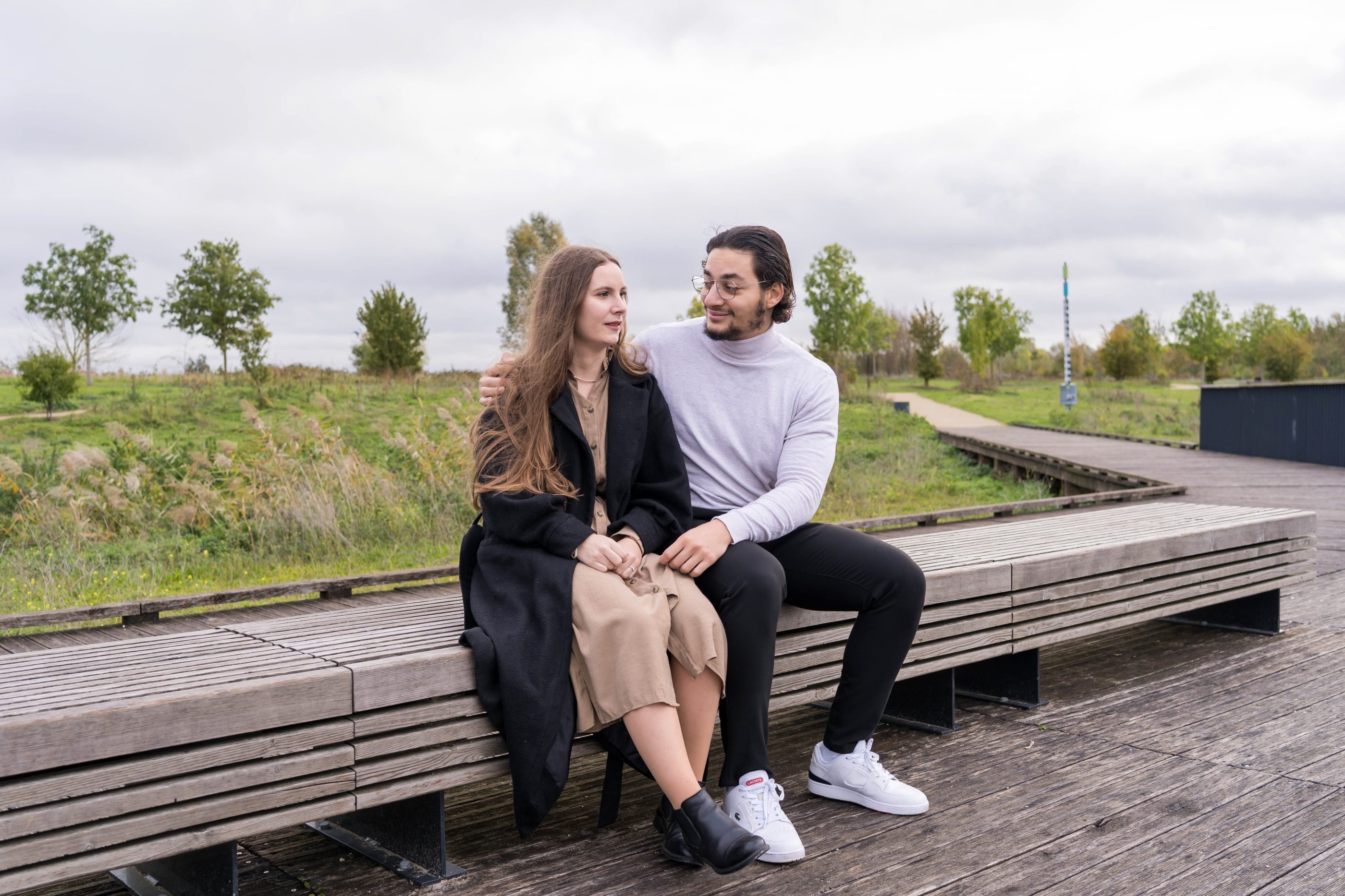 Couple sur un banc